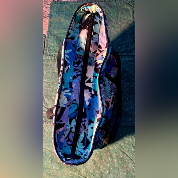 💥Vera Bradley Tote in Camo Floral💥 NWOT - Picture 4 of 9